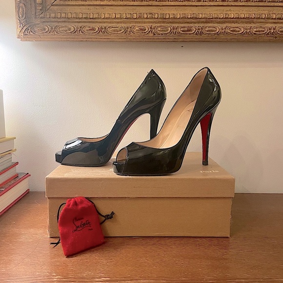 Christian Louboutin Very Prive Size 38 patent leather pumps in Original Box - Picture 4 of 10